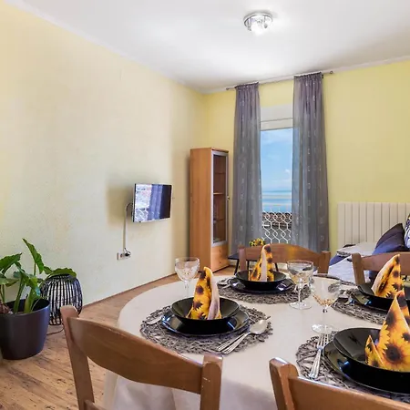 Lovely In With Kitchen Appartement *