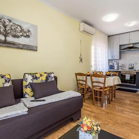 Lovely In With Kitchen *