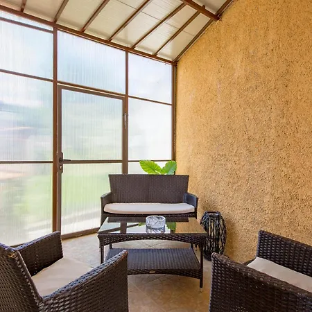 Lovely In With Kitchen Apartment